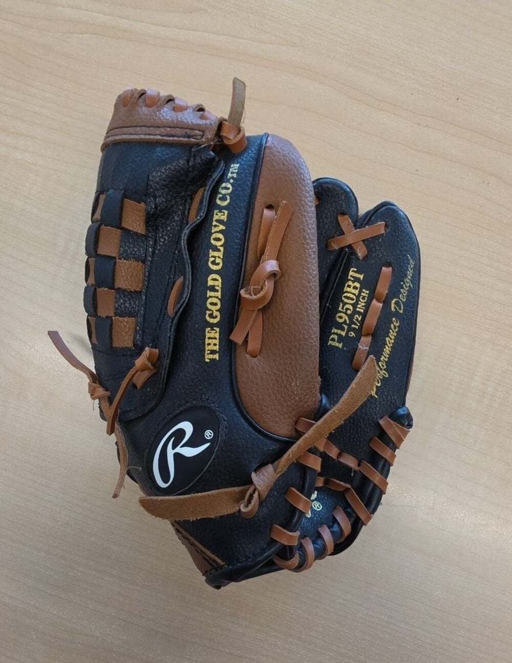 Rawlings PL950BT 9 1/2 Inch Player Series Youth Baseball Glove Right Hand Throw